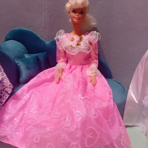 Barbies lot No7 vintage with dresses