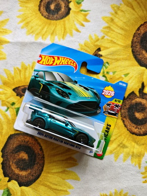 Hot Wheels Aston Martin toy car new