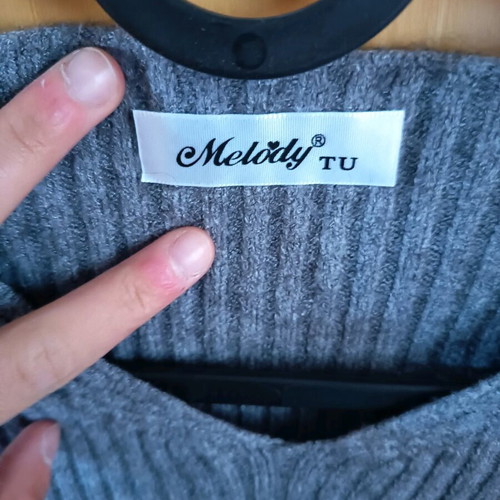Wool top gray like new, sizes XS and S