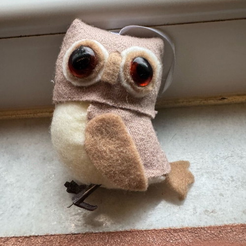 Decorative hanging owls used, set of 2 pieces