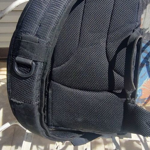 Camera bag for DSLR, comfortable shoulder strap