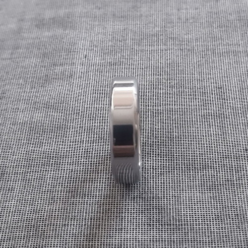 Men's ring wedding band stainless steel new, silver color