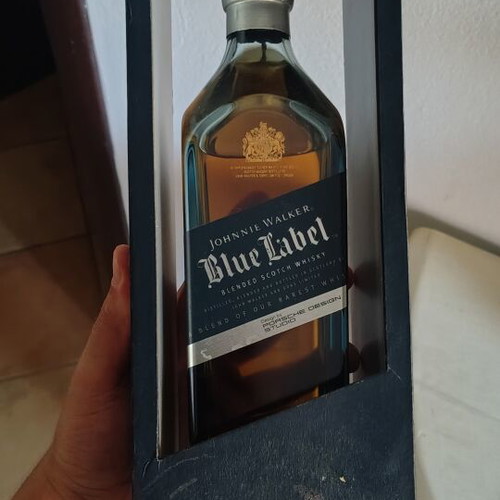 Johnnie Walker Blue Label Porsche Design Studio Limited Edition whisky