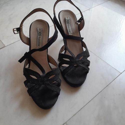Xti Tentations Sandals No 38 used, black