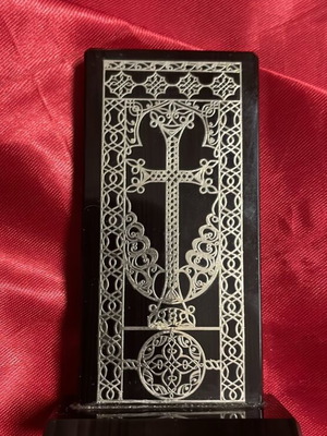 Σταυρός Armenian Khatchkar σε μαύρο γυαλί καινούργιος, χειροποίητος με ασημένιο σύρμα