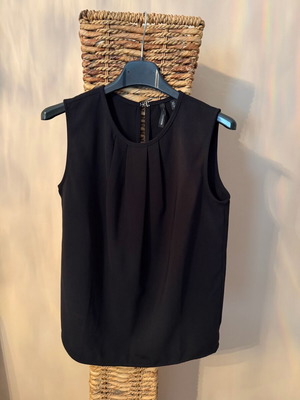 Top Mango αμάνικο μαύρο σαν καινούργιο, μέγεθος XS