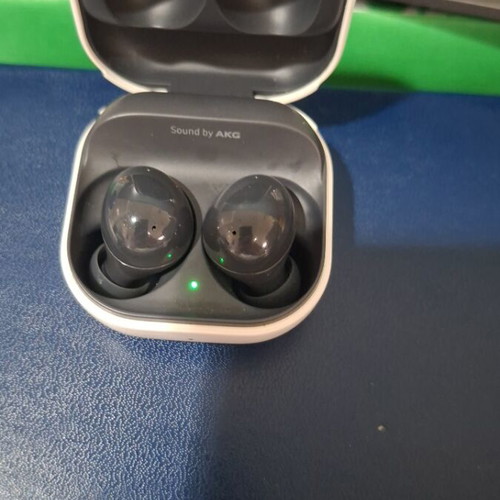 Samsung Galaxy Buds2 Bluetooth Handsfree like new with sweat resistance and charging case graphite