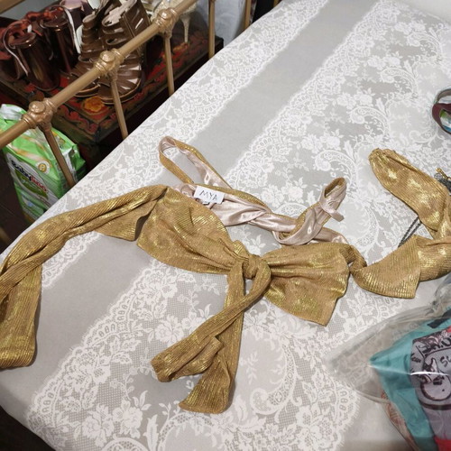 Mya gold top sleeves like new