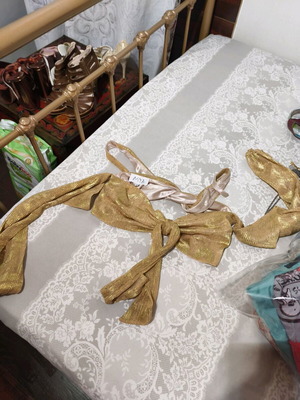 Mya gold top sleeves like new
