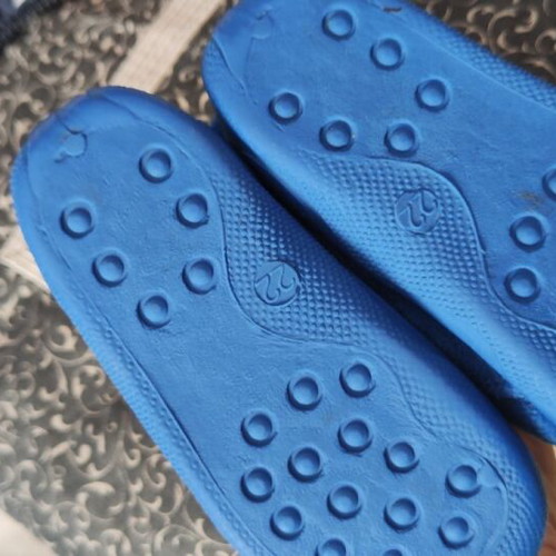 Boys winter house slippers shoes size 22 like new blue