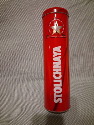 Μεταλλικό συλλεκτικό κουτί για vodka Stolichnaya σαν καινούργιο