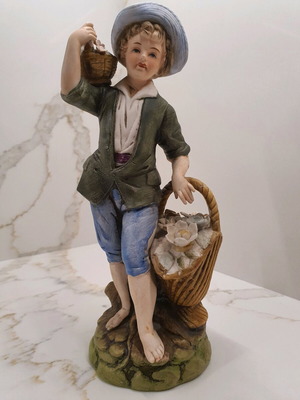 Decorative figure like new, height 23 cm
