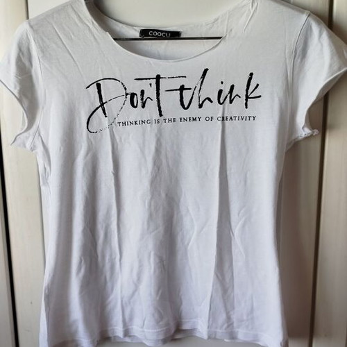Benissimo T-shirt Size M white like new with laser cut