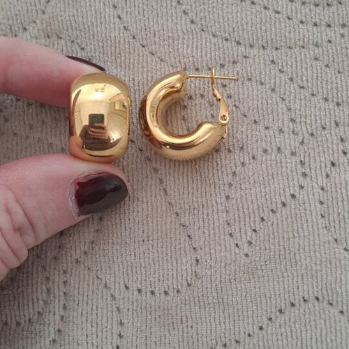 Gold Thick Hoop Earrings like new, gold color