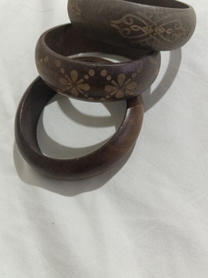 Wooden bracelets like new, set of 3