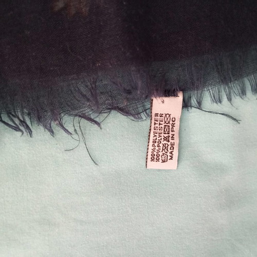 Zuiki outlet edition Italy scarf used, square, large