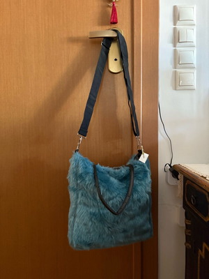 Shoulder bag new, blue with fur detail