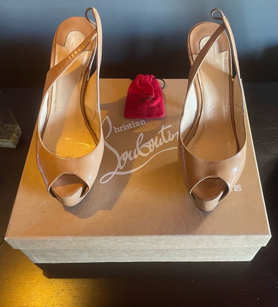 Πέδιλα Christian Louboutin