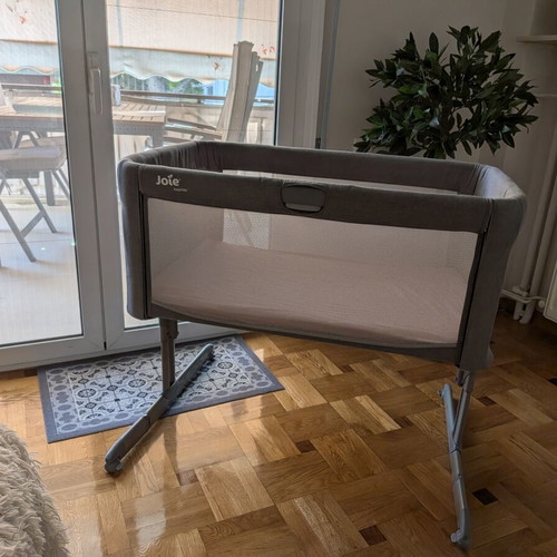 Joie Roomie Grey Flannel Baby Cot like new