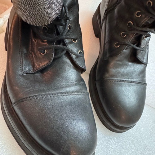 Esthissis black leather ankle boots used No 39