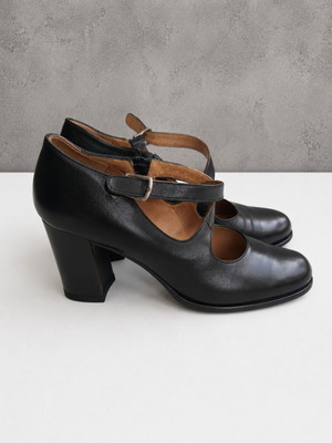 Vintage Greek Leather Mary Jane Heels black size 38 used