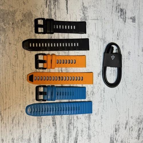 Garmin fenix 6 smartwatch with 3 extra bands