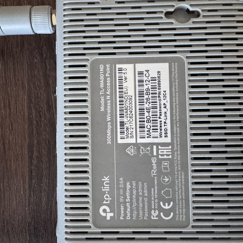 TP-LINK TL-WA801ND Wireless N Access Point like new