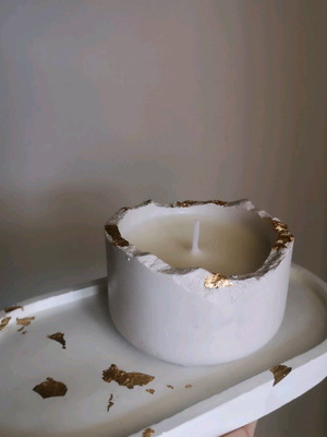 Ceramic set and soy scented candle like new