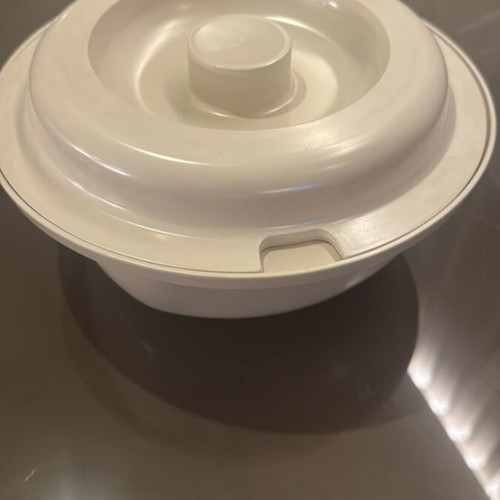Tupperware Ultra 21 casserole like new, vintage almond color