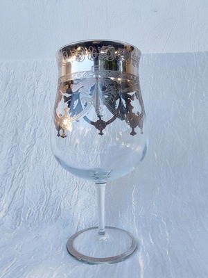 Antique crystal candle holder like new with arabesque platinum design