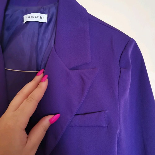 Blazer with shoulder pads short purple like new