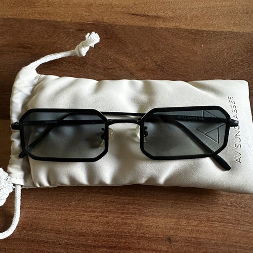 AV Sunglasses Verano like new, black