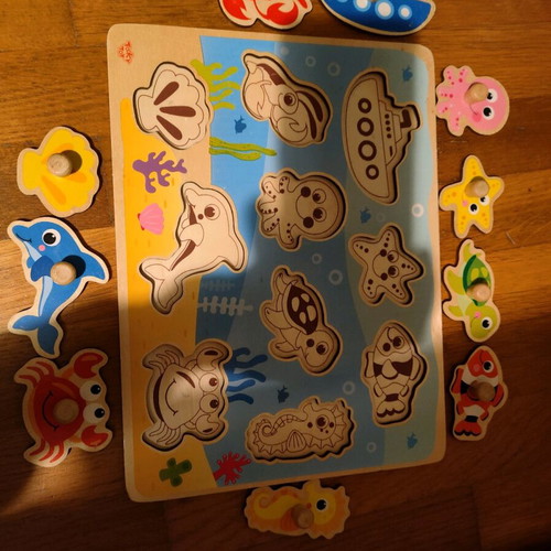 Puzzles game like new, 3 boards with sea and dinosaur themes