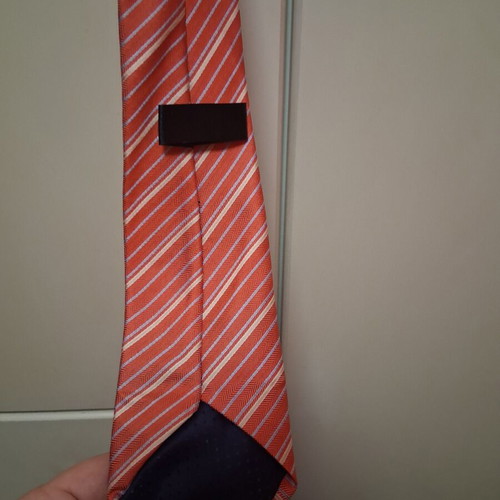Tie used red