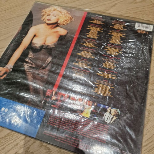 Madonna vinyl records used, set of 4, pop
