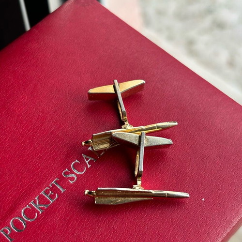 Airplane cufflinks used