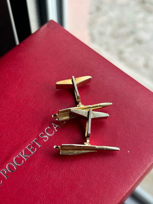 Airplane cufflinks used