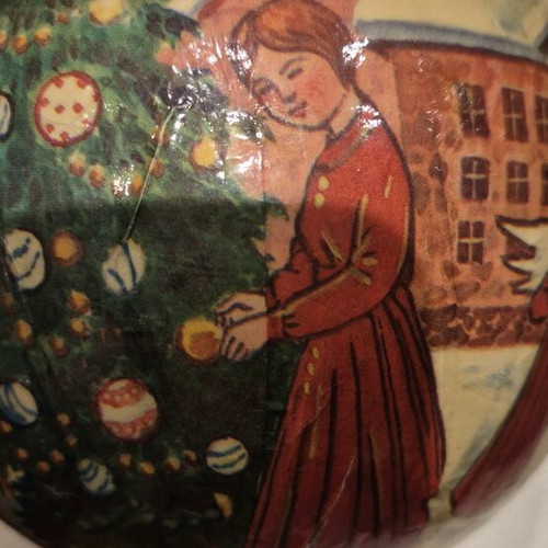 Christmas ornaments like new, 3 large papier-mâché balls