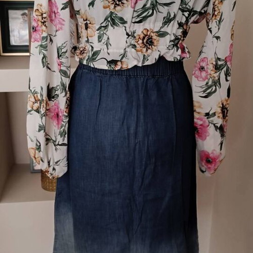 Brigitte Boutique floral crop top like new, size small