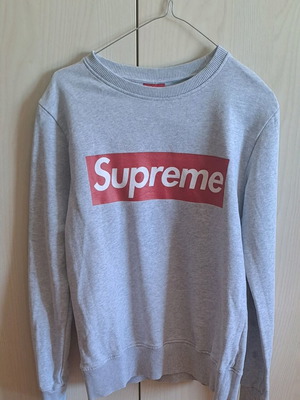 Supreme unisex sweatshirt grey like new, size S
