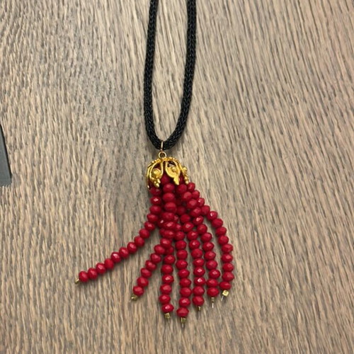 Cord necklace with red stones new