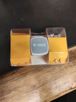 Yenkee travel plug adapter like new