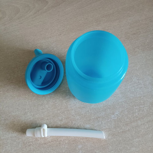 Munchkin toddler cup like new with silicone straw 296ml