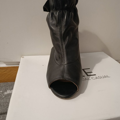 A.L.E. shoes black pumps like new, size 39