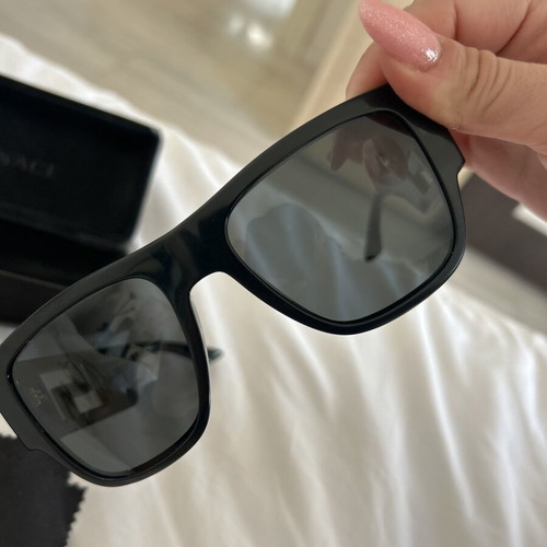 Versace Sunglasses like new, black