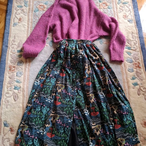 Karavan Clothing women's long skirt new, printed, size S/M