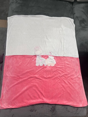 Baby blanket for girl like new with giraffe and hippopotamus design