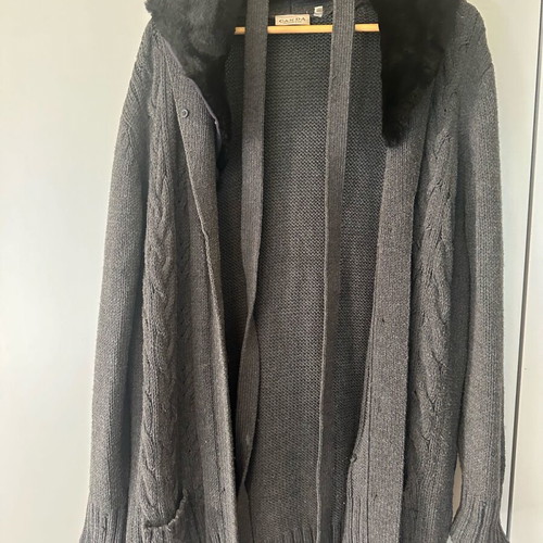 Pack of cardigans and vests like new, size large and x-large