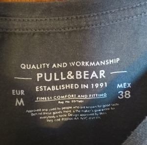Pull & Bear T Shirt μεταχειρισμένη, μέγεθος Medium