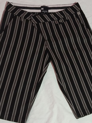 DCshoes vintage striped capri pants like new, size S